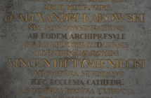 Tablica upamiętniająca utworzenie diecezji łódzkiej